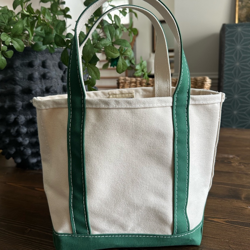 L.L. Bean Green and Cream Tote Bag